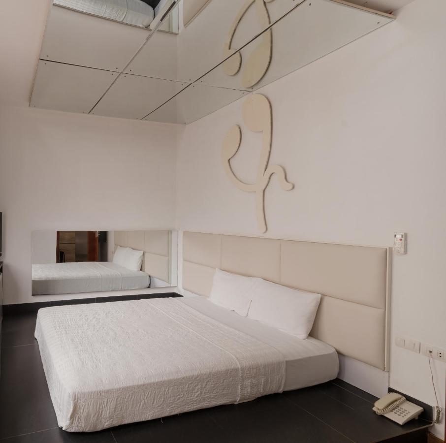 هانوي Blue Diamond Apartment Hotel المظهر الخارجي الصورة